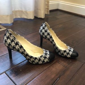 Chanel Tweed Houndstooth CC Pumps